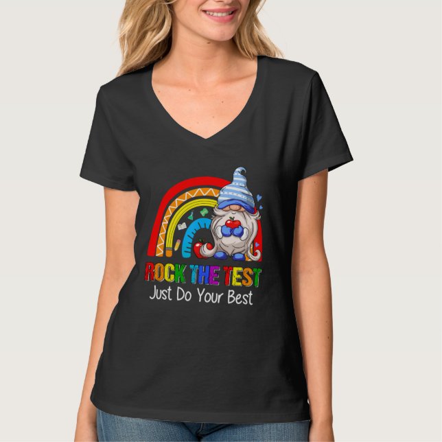 Camiseta Rock The Test  Teacher Testing Day Rainbow Gnomes (Anverso)