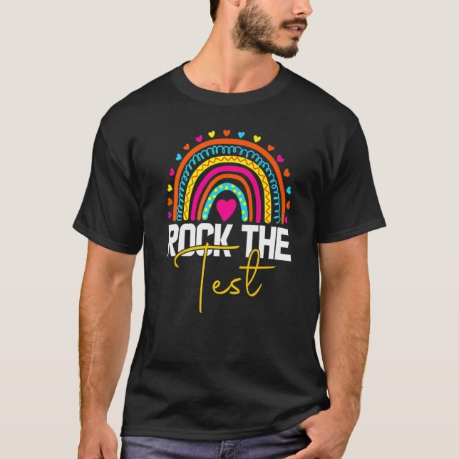 Camiseta rock the test test day teacher testing day rainbow (Anverso)