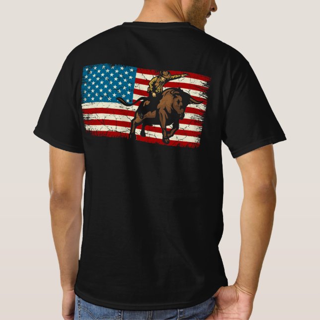 Camiseta Rodeo Bull Rider Patriótico Bandera Americana Vaqu (Reverso)