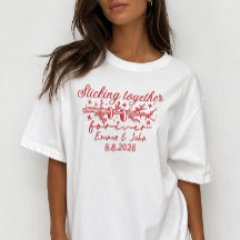 Camiseta Roja de Boda Personalizada Sticking Toget