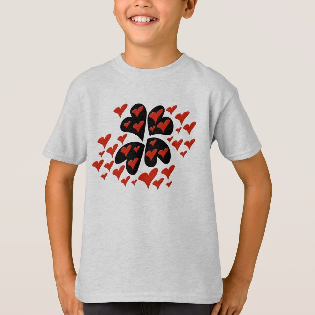 Camiseta Rojo en los corazones negros (Anverso)