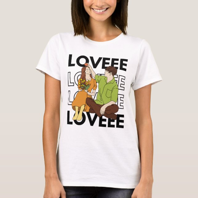 Camiseta Romantic Couple Loveee Text Graphic Design (Anverso)