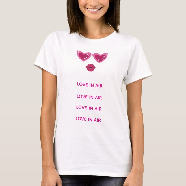 Camiseta Romantic Valentine Graphic Heart Glasses & LipsTee (Anverso)