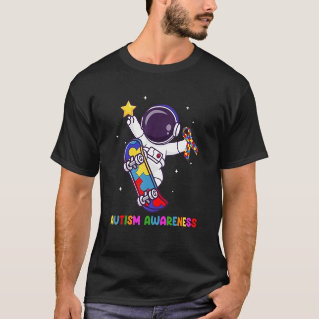 Camiseta Rompecabezas de astronauta de la cinta colorida de (Anverso)