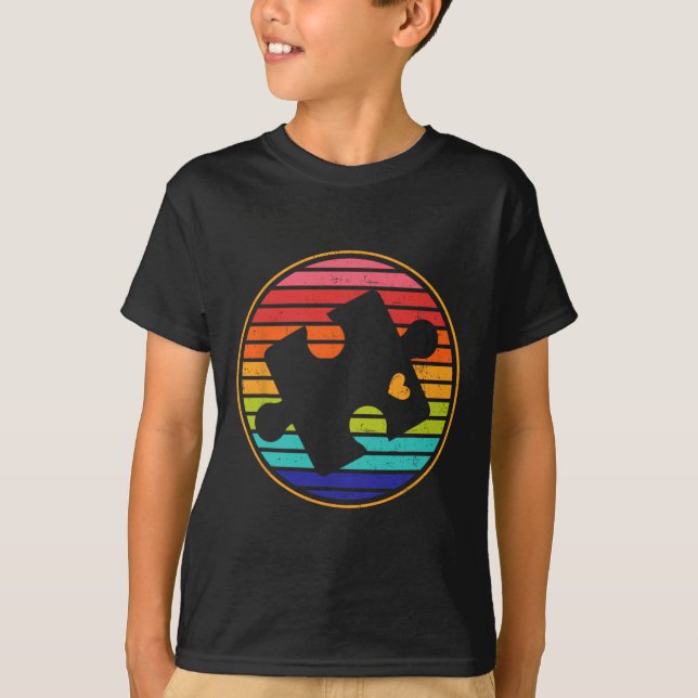 Camiseta Rompecabezas Retro Corazón Mes de Concientización  (Anverso)