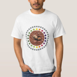 Camiseta "Rompiendo fronteras: el puño rompe el muro"