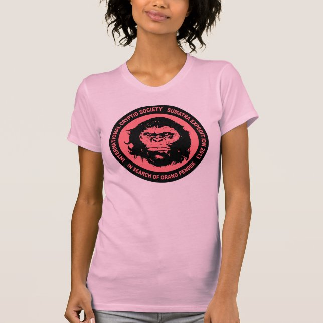 Camiseta Rosa EN BUSCA de ORANG PENDEK - Sumatra Bigfoot (Anverso)
