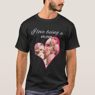 Camiseta Rosa rosa en un corazón que amo ser mamá