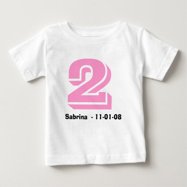 Camiseta rosa y negra de nombre y edad (Anverso)