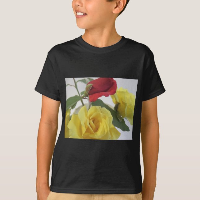 Camiseta Rosas amarillas y rojas (Anverso)