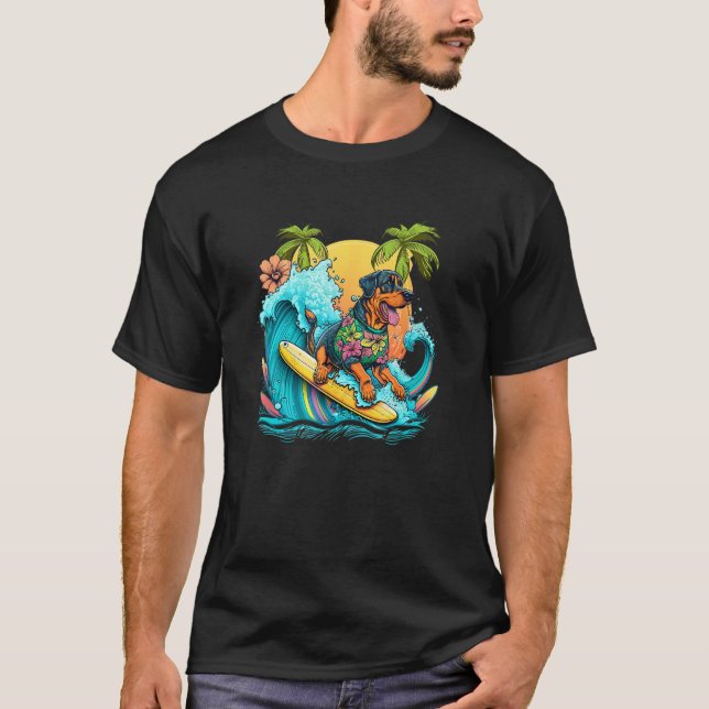 Camiseta Rottweile Dogpng Surfing with Pineapple Pattern (Anverso)