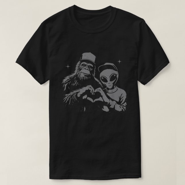 Camiseta Rótulo De Mano De Amor Bigfoot Y Alien Sasquatch (Diseño del anverso)