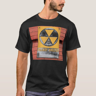 Camiseta Rótulo del refugio de polvillo radiactivo