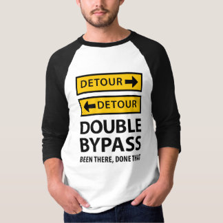 Camiseta Rótulos dobles divertidos del desvío de la cirugía
