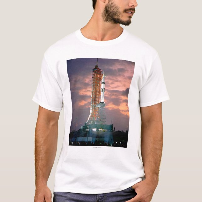 Camiseta Roturas del amanecer detrás de ASTP Saturn IB CDDT (Anverso)