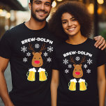 Camiseta Rudolph, Navidades de cerveza de reno brew-dolph<br><div class="desc">Navidades de cerveza de reno Brew-Dolph vacacionan camiseta de bebida alcohólica</div>