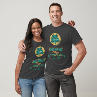Camiseta Sacuda tu afortunado Shamrock en St Patricks Day T