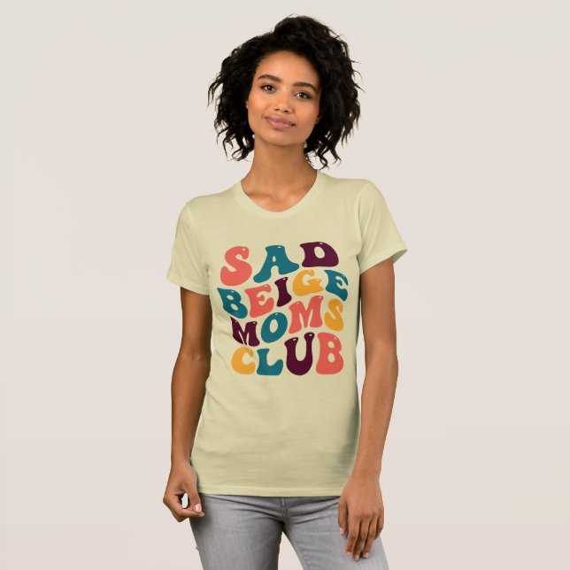 Camiseta Sad Beige Moms Club Groovy Vibes de verano retro (Anverso completo)