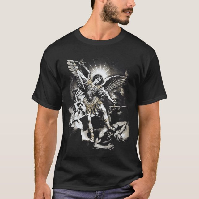 Camiseta Saint Michael Defeating Satan Archangel Warrior  (Anverso)