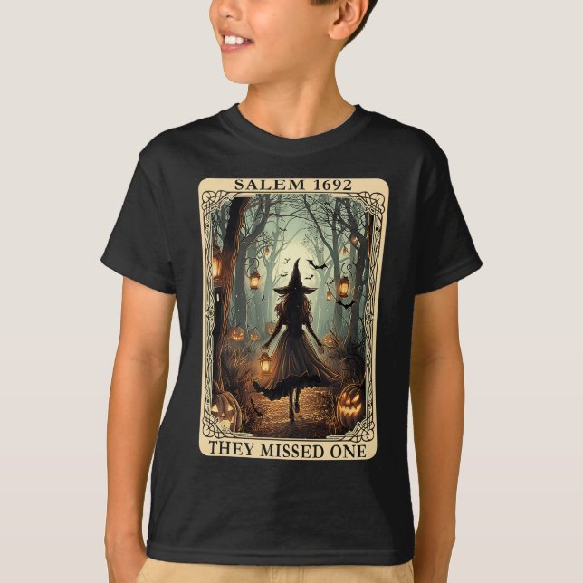 Camiseta Salem 1692 Bruja de Halloween Que Perdieron Un Tar (Anverso)
