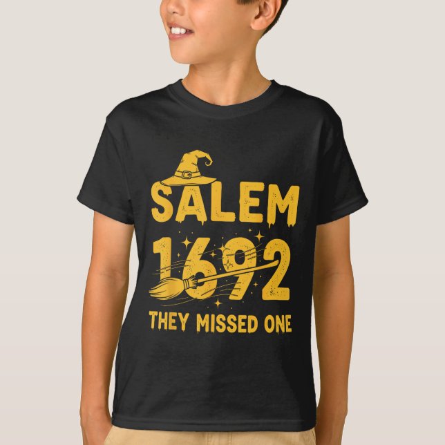 Camiseta Salem 1692 Perdieron Una Bruja Salem De Halloween  (Anverso)