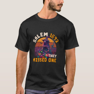 Camiseta Salem 1692 Se Perdieron Un Retro De Halloween Bruj