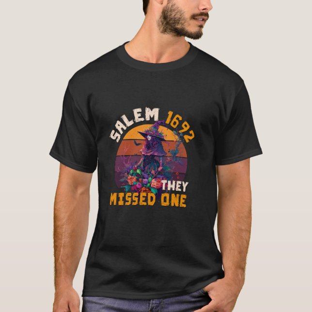 Camiseta Salem 1692 Se Perdieron Un Retro De Halloween Bruj (Anverso)