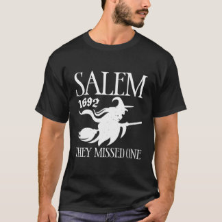 Camiseta Salem De Brujas Retro 1692 Se Perdieron Un Salón D