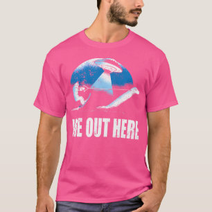 Camiseta Salimos Aquí Nessie Hundiendo A Bigfoot Sasquatch
