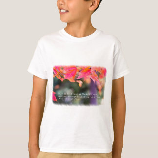 Camiseta Salmo 16:8 en hojas de otoño