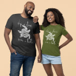 Camiseta Saltar una paja salva a una tortuga blanca<br><div class="desc">Este diseño fue creado a través del arte digital. Puede cambiar el estilo de esta camisa eligiendo Más > bajo la opción de estilo. Puede personalizarse haciendo clic en el botón personalizar y cambiando el color, agregando un nombre, iniciales o sus palabras favoritas. Contáctame en colorflowcreations@gmail.com si quieres tener este...</div>