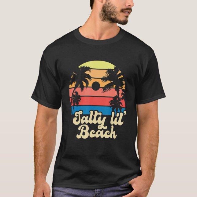 Camiseta Salty Lil Beach Retro Vacaciones Cita de verano Mu (Anverso)