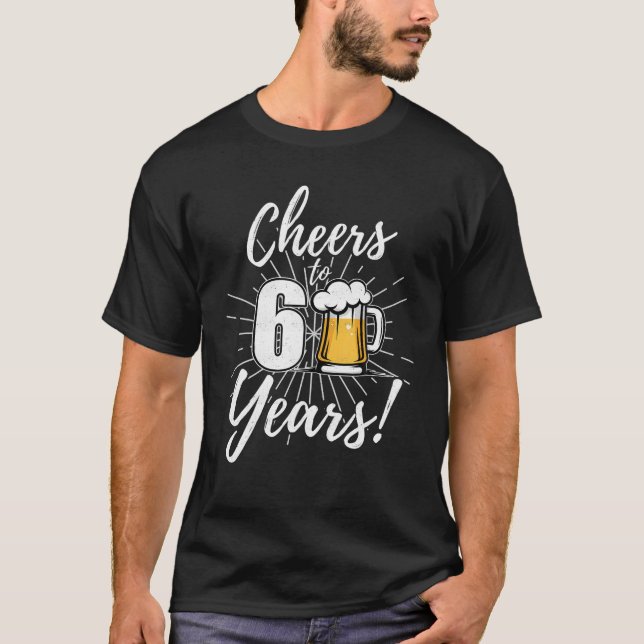 Camiseta Saludos a 60 años Cerveza de cumpleaños número 60 (Anverso)