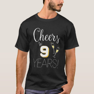 Camiseta Saludos A 9 Años Parejas Casadas Champagne Annive