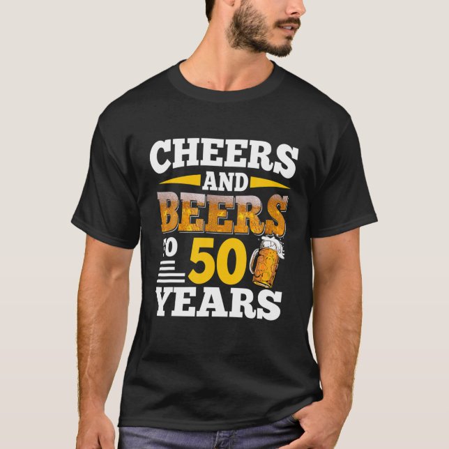 Camiseta Saludos Y Cervezas A 50 Años Graciosos 50 Años B (Anverso)