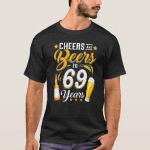 Camiseta Saludos Y Cervezas A 69 Años Drinki
