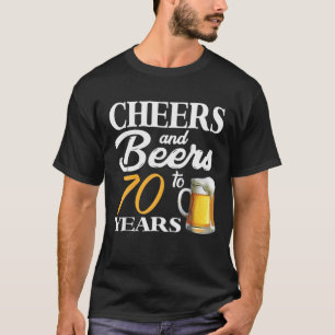 Camiseta Saludos Y Cervezas A 70 Años 70 Años
