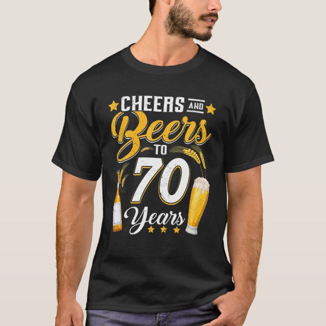 Camiseta Saludos Y Cervezas A 70 Años Graciosos 70 Años D (Anverso)