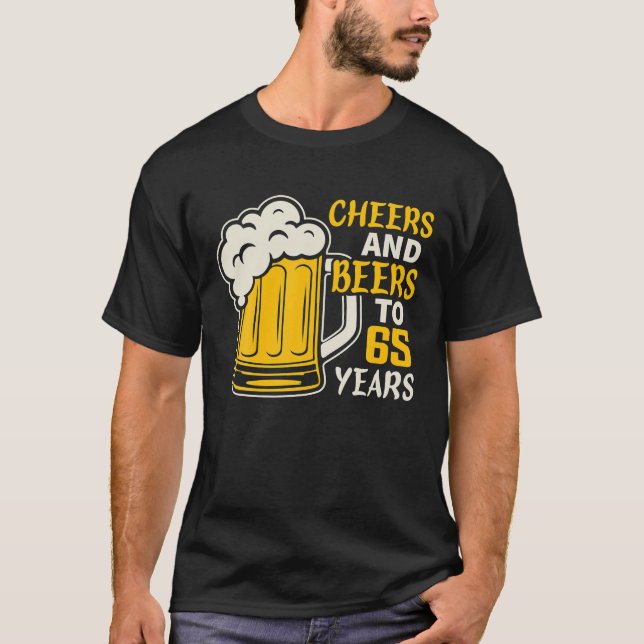 Camiseta Saludos Y Cervezas A La Familia De Cumpleaños De 6 (Anverso)