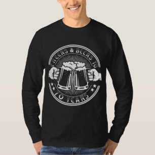 Camiseta Saludos y cervezas a los 70 años de edad 70º cumpl
