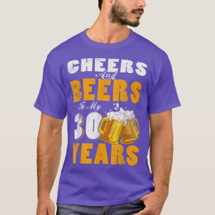 Camiseta Saludos Y Cervezas A Mis 30 Años