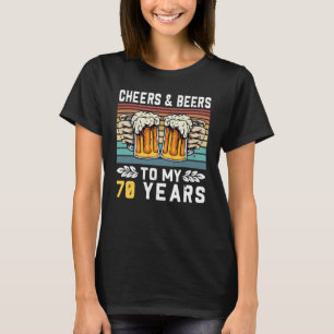 Camiseta Saludos Y Cervezas A Mis 70 Años 70 Cumpleaños