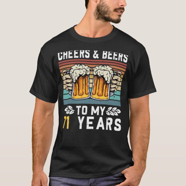 Camiseta Saludos Y Cervezas A Mis 71 Años 71 Cumpleaños 1 (Anverso)