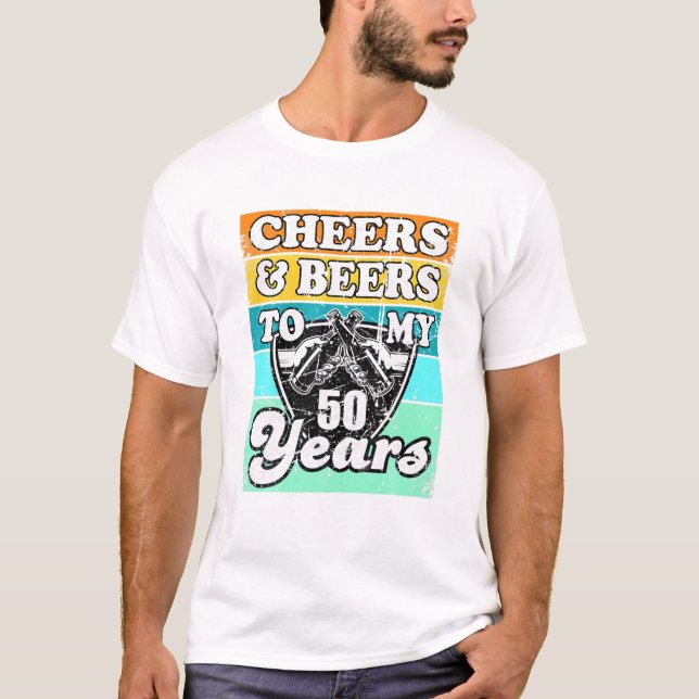 Camiseta Saludos Y Cervezas Retro (Anverso)