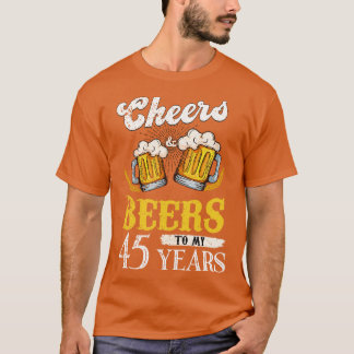 Camiseta Saludos Y Cervezas Vintage A Mis 45 Años De Cumple