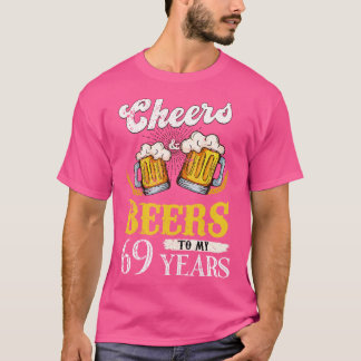 Camiseta Saludos Y Cervezas Vintage A Mis 69 Años Cumpleaño