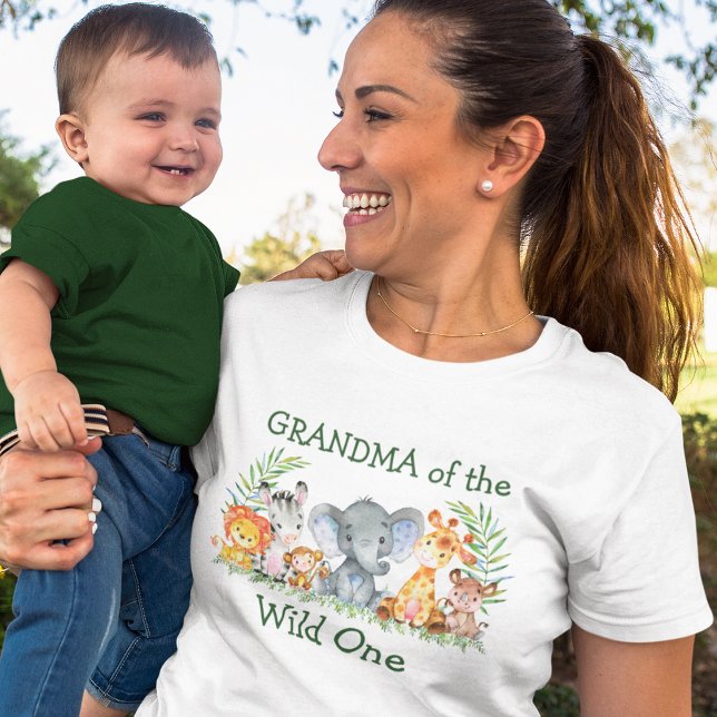 Camiseta Salvaje 1.ᵉʳ Nacimiento Safari Animales Abuela (Customize to change text color. Many sizes & styles to choose from.)