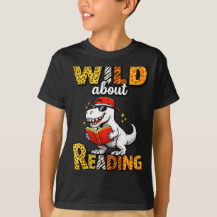 Camiseta Salvaje sobre leyendo libro de dinosaurios amante 