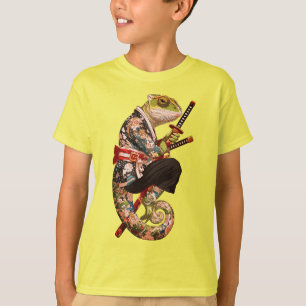 Camiseta Samurái Camaleón: Guerrero Tatuado con Katana