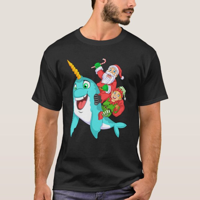 Camiseta santa and elf riding narwhal (Anverso)
